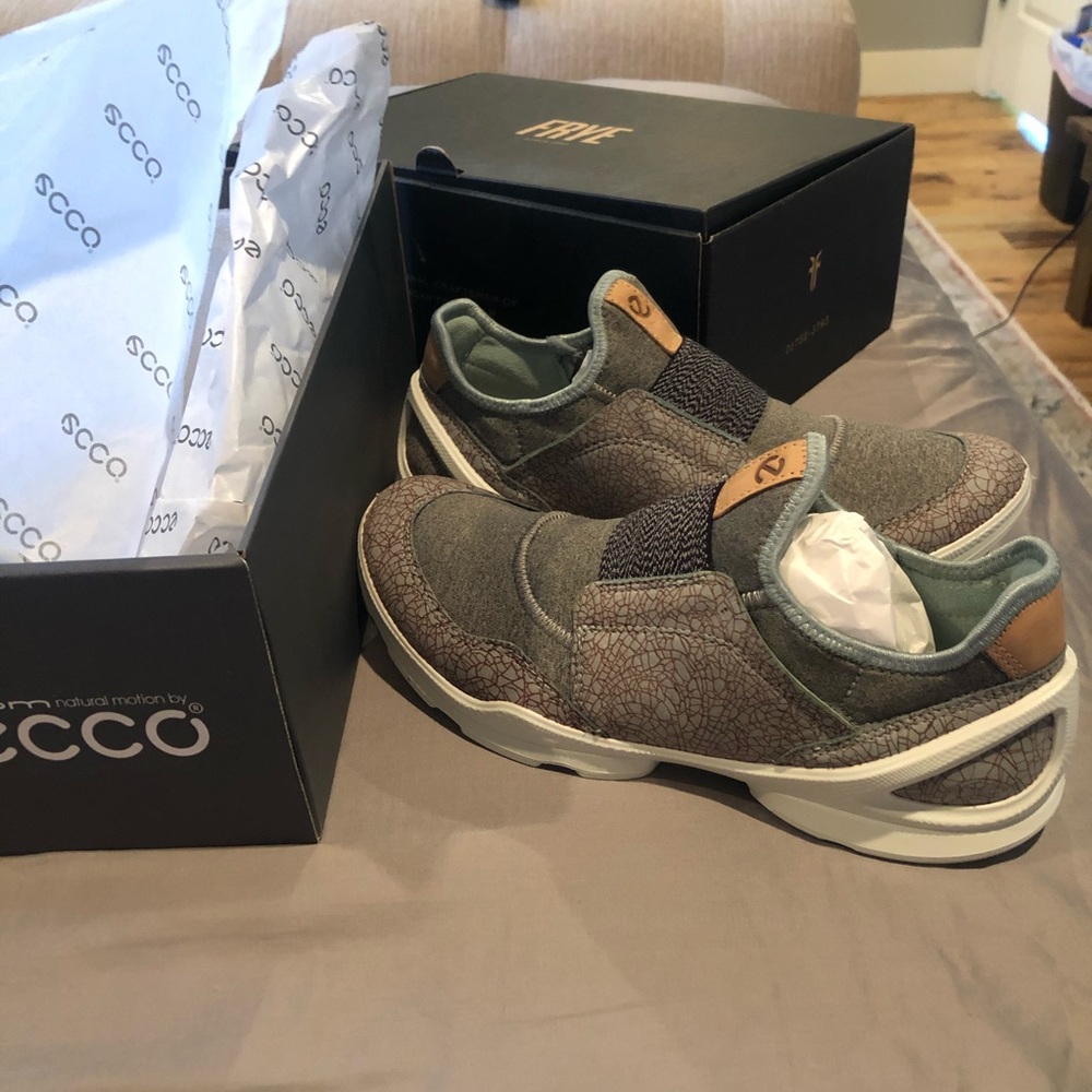 Ecco biom slip on sneakers pinula